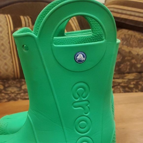 CROCS Kids Vibrant Green Rain Boots - Picture 6 of 6